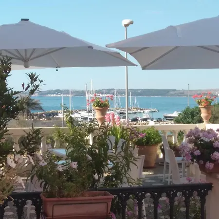 Antico Palazzo Spinola 3*