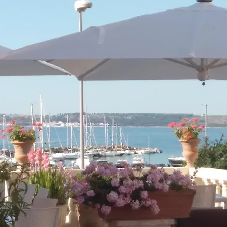 Antico Palazzo Spinola 住宿加早餐酒店 加利波利
