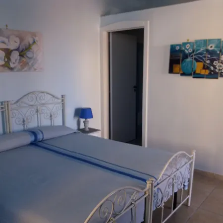 לינה וארוחת בוקר Antico Palazzo Spinola גאליפולי