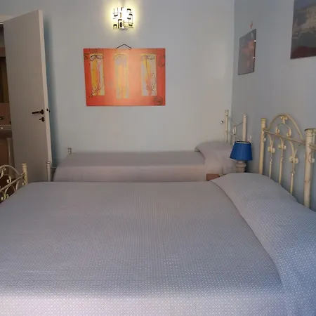 לינה וארוחת בוקר Antico Palazzo Spinola גאליפולי